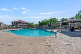 Photo #5: 7013500 Listing 