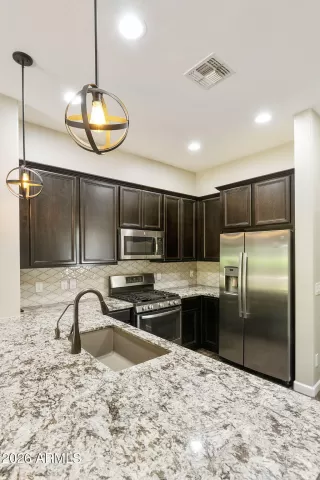 Photo #3: 7013853 Listing 