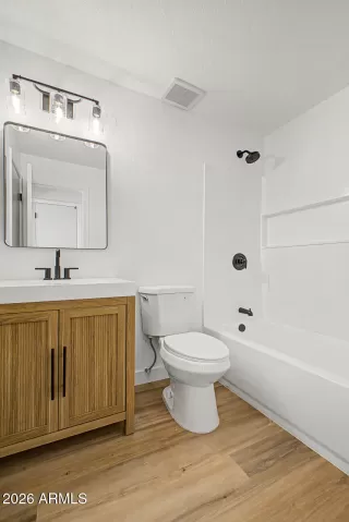 Photo #2: 7014730 Listing