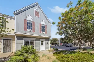 Photo #5: 7014730 Listing