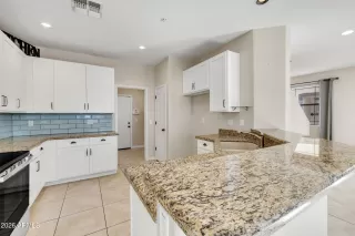 Photo #2: 7015115 Listing 