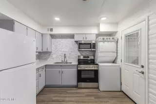 Photo #6: 7015403 Listing 