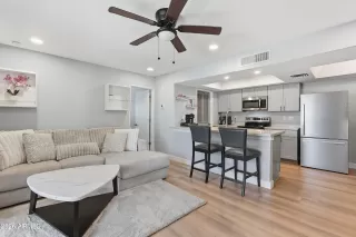 Photo #6: 7016475 Listing 