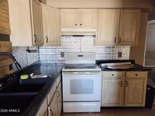 Photo #5: 7017367 Listing 