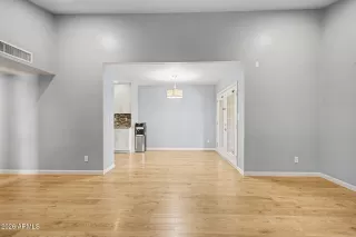 Photo #5: 7018009 Listing 