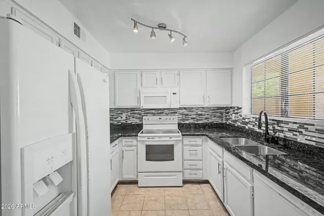 MLS: 7018725 Condo For Sale