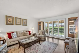 Photo #6: 7018832 Listing 