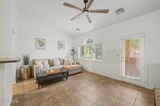 Photo #5: 7018857 Listing 