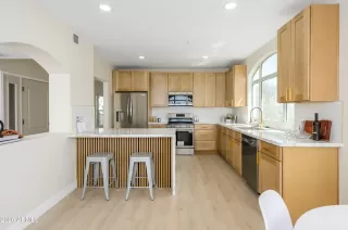 More Details about MLS # 7019138 : 1081 W 1ST STREET 16#16