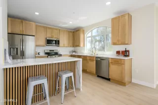 Photo #1: 7019138 Listing 