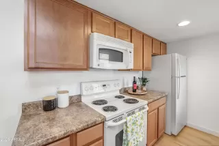 Photo #5: 7019141 Listing 