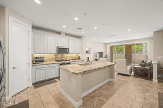 Photo #3: 7019229 Listing 