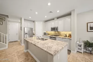 Photo #4: 7019229 Listing 