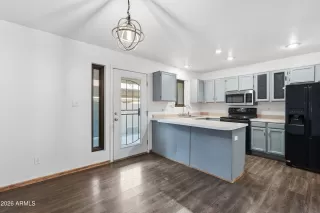 Photo #5: 7019352 Listing 