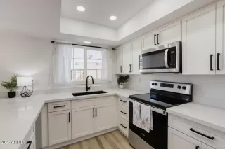 Photo #1: 7021099 Listing 