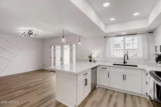 Photo #6: 7021099 Listing 