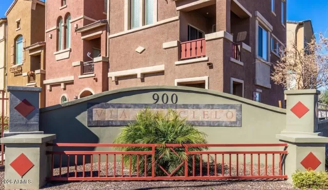 MLS: 7022733 Condo For Sale