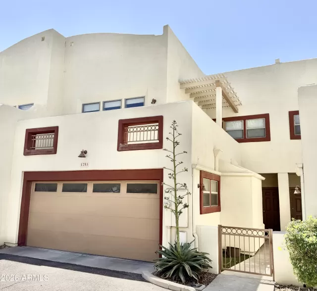 MLS: 7023847 Condo For Sale