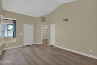 Photo #2: 7024678 Listing 