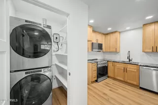 Photo #5: 7024788 Listing 