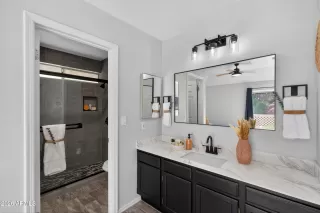 Photo #5: 7025275 Listing