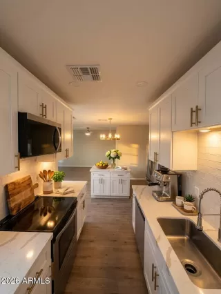 Photo #4: 7025376 Listing