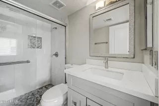 Photo #1: 7025528 Listing 