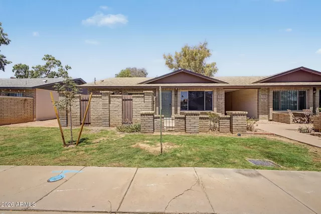 MLS: 7025987 Condo For Sale