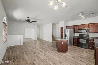 Photo #5: 7026357 Listing