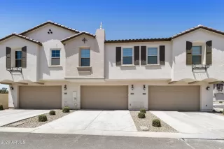 Photo #5: 7027228 Listing