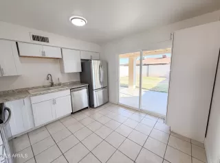 Photo #6: 7027771 Listing