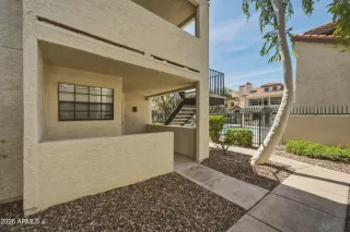Browse active condo listings in HUDSON TRACE