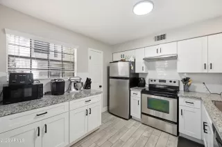 Photo #5: 7028028 Listing