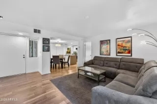 Photo #2: 7028087 Listing 