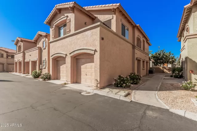 MLS: 7028514 Condo For Sale