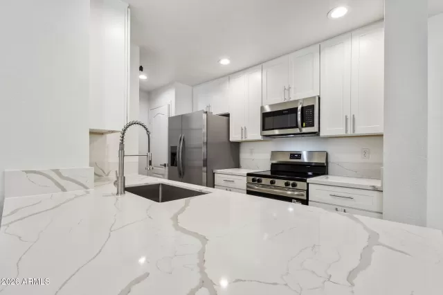 MLS: 7029287 Condo For Sale