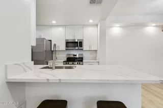 Photo #1: 7029287 Listing