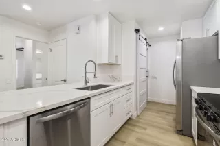 Photo #3: 7029287 Listing