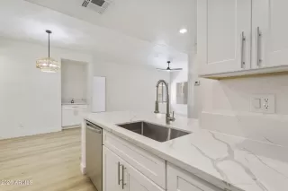 Photo #6: 7029287 Listing