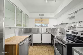 Photo #4: 7029308 Listing