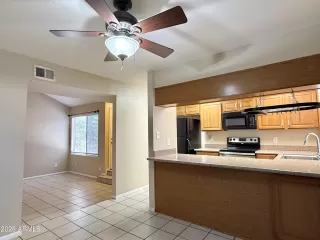 Photo #6: 7029855 Listing