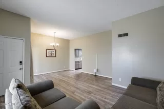 Photo #6: 7030428 Listing