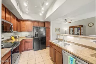 Photo #6: 7030807 Listing