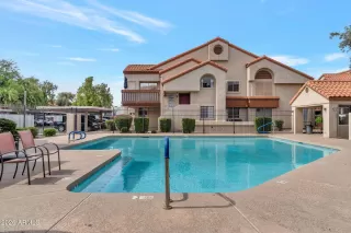 Photo #4: 7030941 Listing