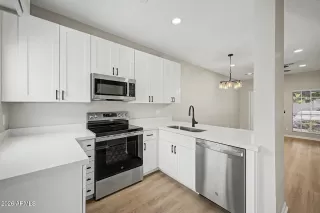 Photo #5: 7031591 Listing