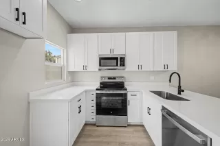 Photo #6: 7031591 Listing