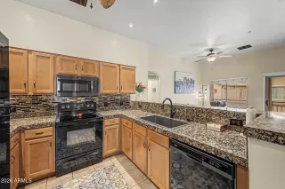 Photo #6: 7031706 Listing