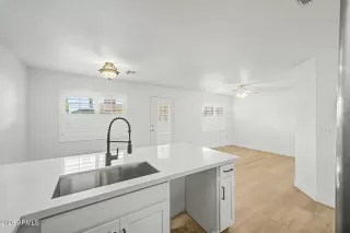 Photo #6: 7031735 Listing