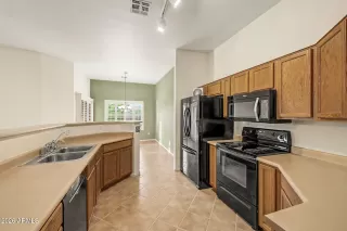 Photo #2: 7032252 Listing 