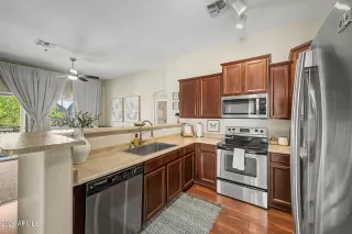 Photo #4: 7032709 Listing